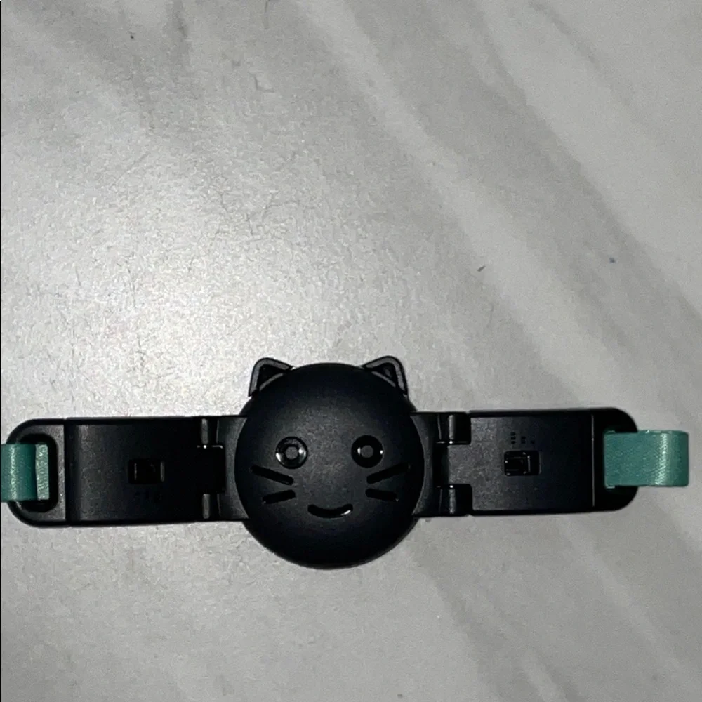 Apple air tag collar for cat kittens Black Cat Face adjustable collar.